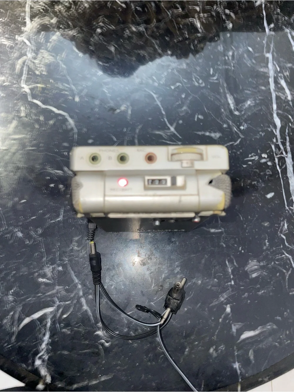 VINTAGE SONY WM-R2 RECORDING WALKMAN - FOR PARTS OR REPAIR